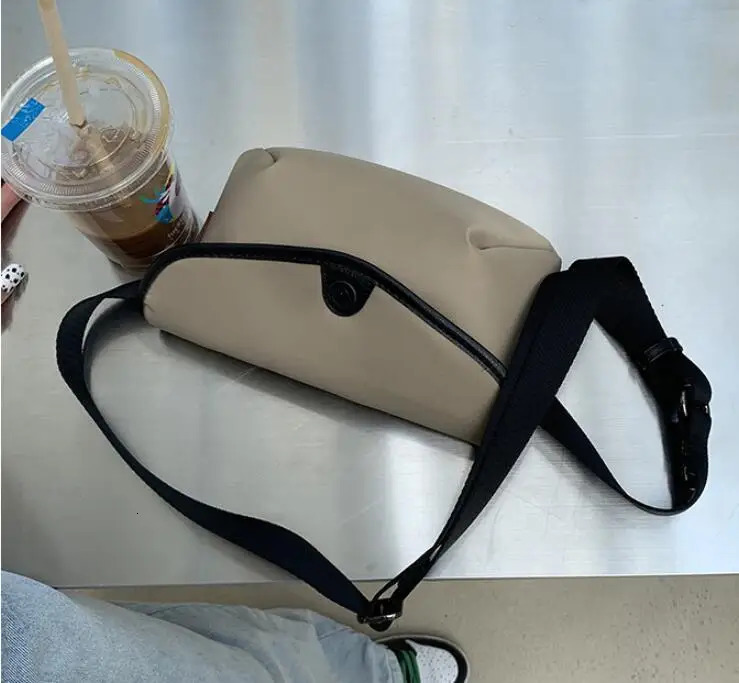 Womens shoulder bag womens fashionable casual handbag womens handbag 241031