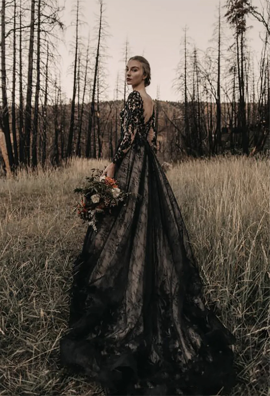 Gothic Full Black Long Wedding Dresses A Line Long Sleeves V Neck Court Train Vintage Bridal Gowns 2024 Plus Size Wedding Wear Dress
