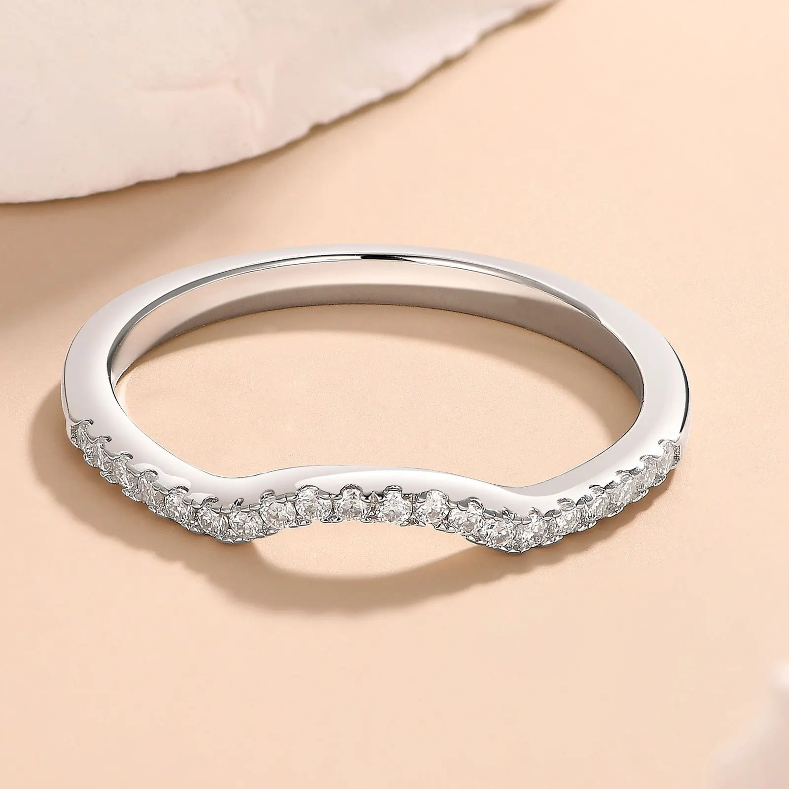 she 925 Silver Wedding Rings for Women Curved Stacking Band Jewelry Gift D Color VVS1 Pass Diamond Tester 241031