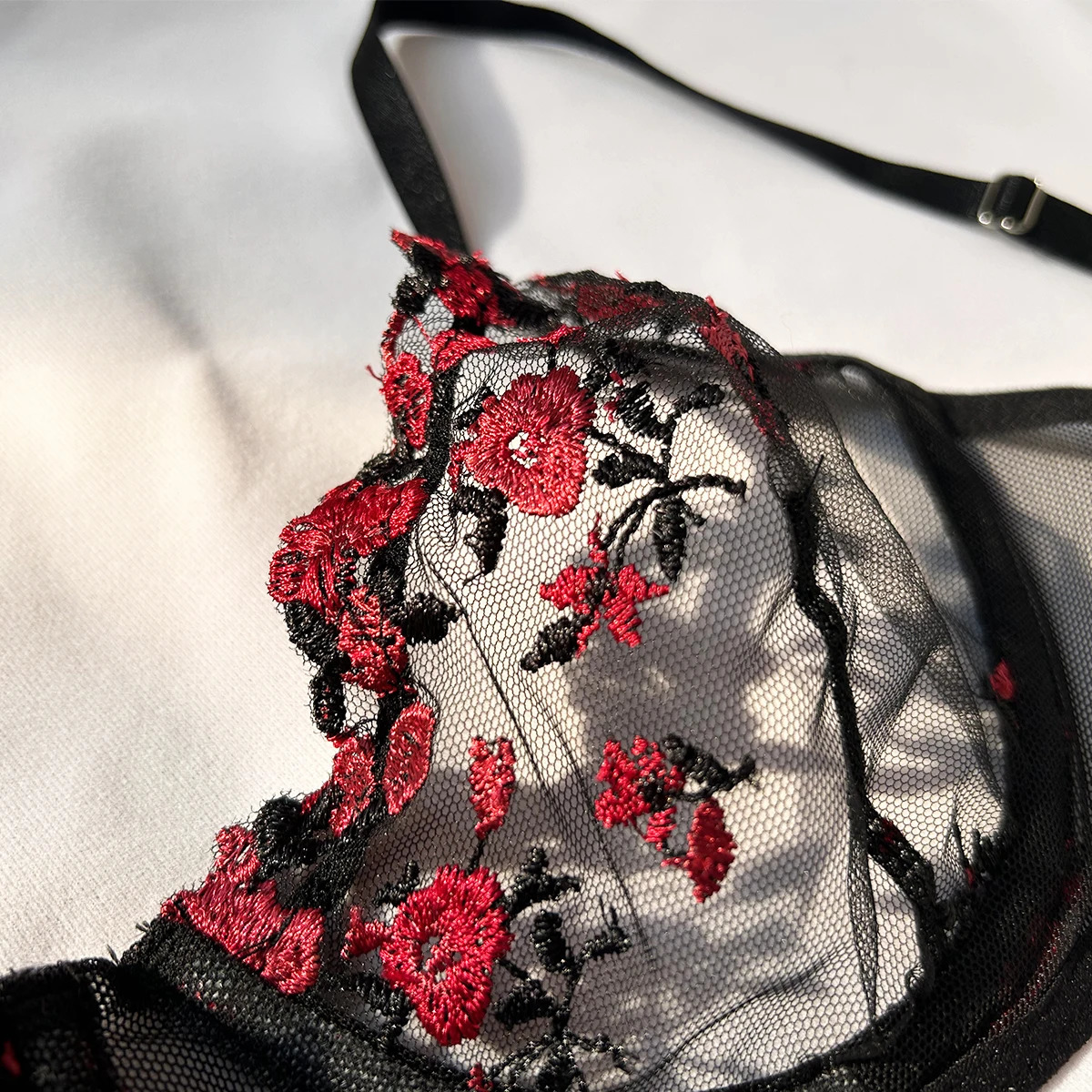 Sexy Set Womens Underwear Exotic Emotional Bra Set Embroidered Print Brassiere Lingerie Set Womens Set Push Up Thin Bralette 241031