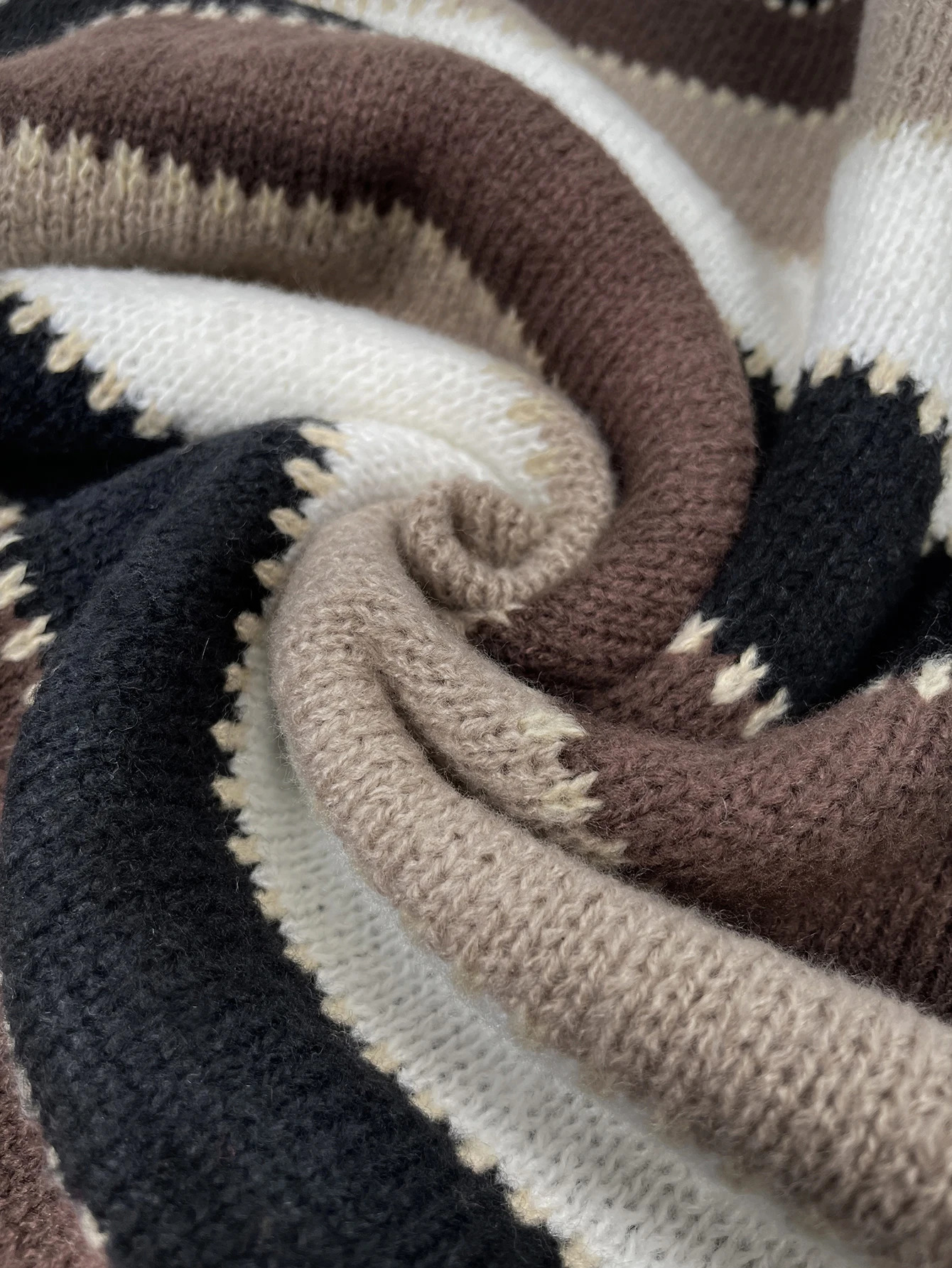 Autumn and winter style ladies multicolor stitches knit bottom long sleeve pulley head personality fashion loose sweater 241029