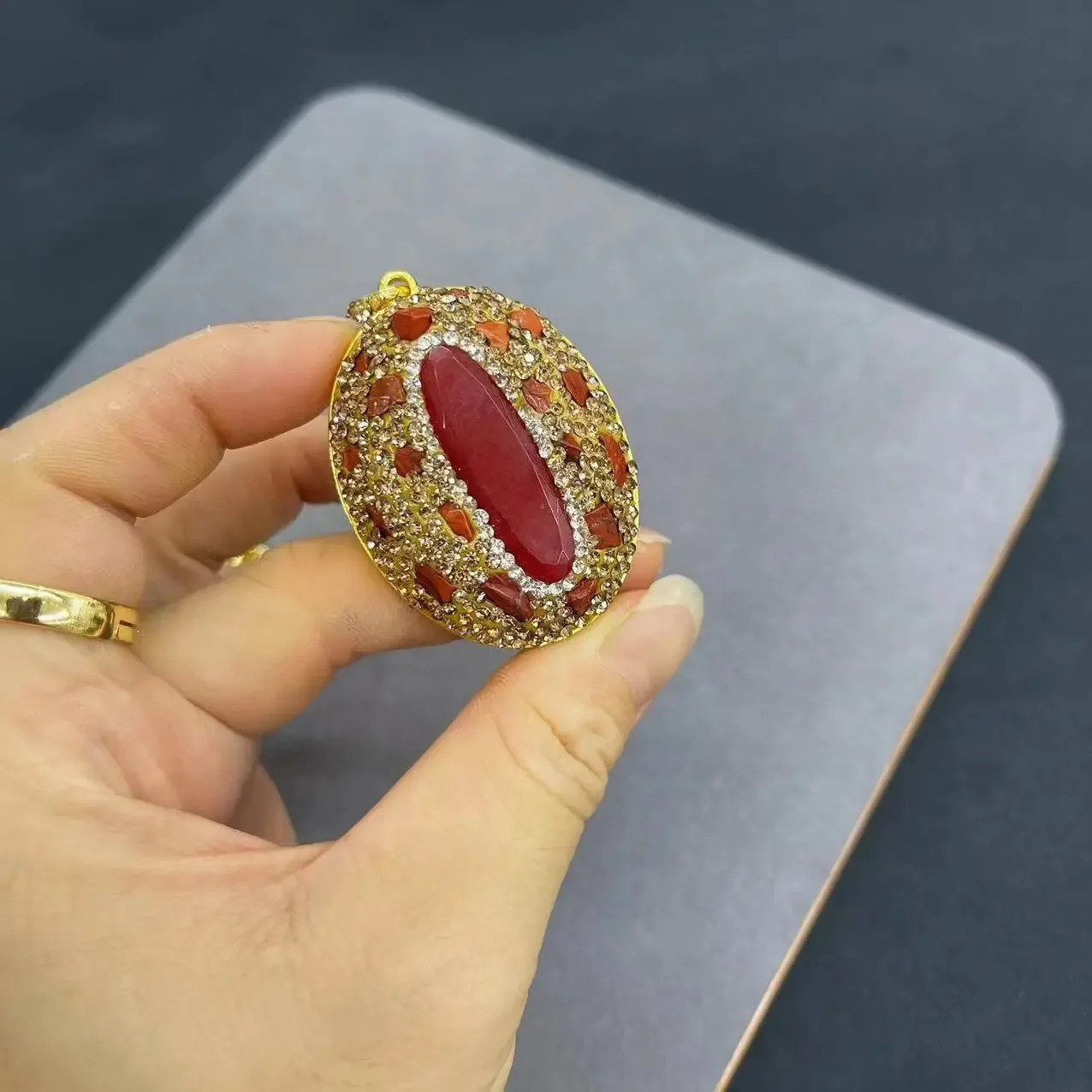 Wholesale of natural gemstones Malay jade tourmaline rough stones jewelry sets vintage fashion light jewelry 241031