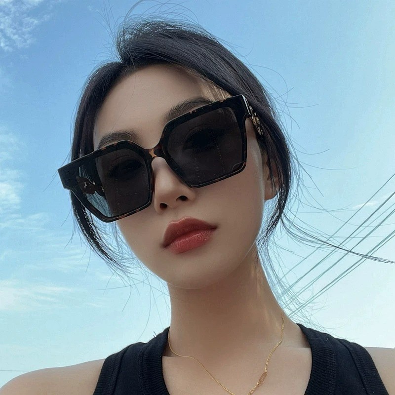 Polaroid lenses, high-end women's eyeglass frames, vintage metal sunglasses Fashionable cute cat eye glasses tortoiseshell anti blue light W069 B