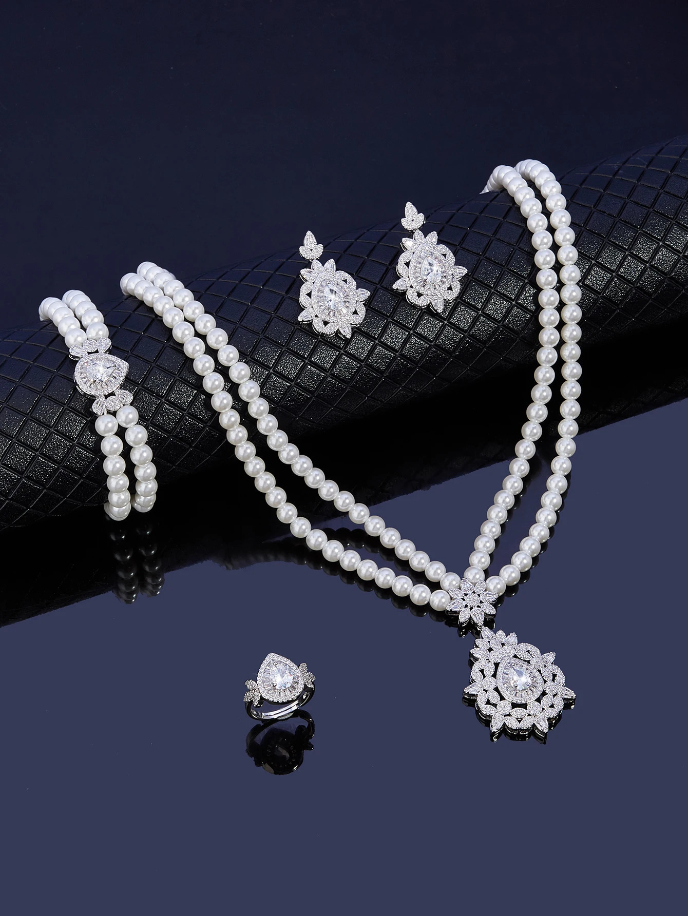 Gorgeous double-layer pearl necklace suitable for womens cubic zirconia 4-piece jewelry set accessories for womens wedding brides necklaces 241031