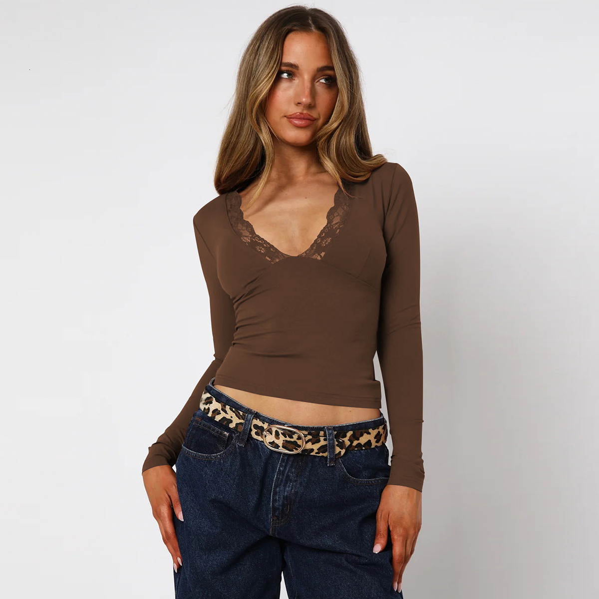 Fashionable V-neck lace and lace patchwork design slim fit short top autumn T-shirt for women 210302