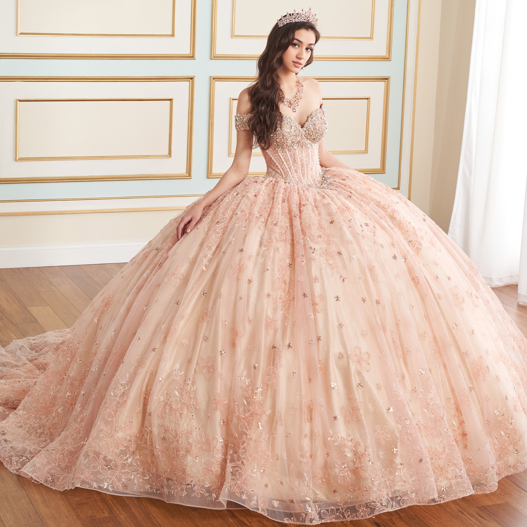 Stunning Lace Ball Gown Crystals Quinceanera Dresses Appliqued Prom Gowns Off The Shoulder Necke Sixteen Sweet 15 Masquerade Dress