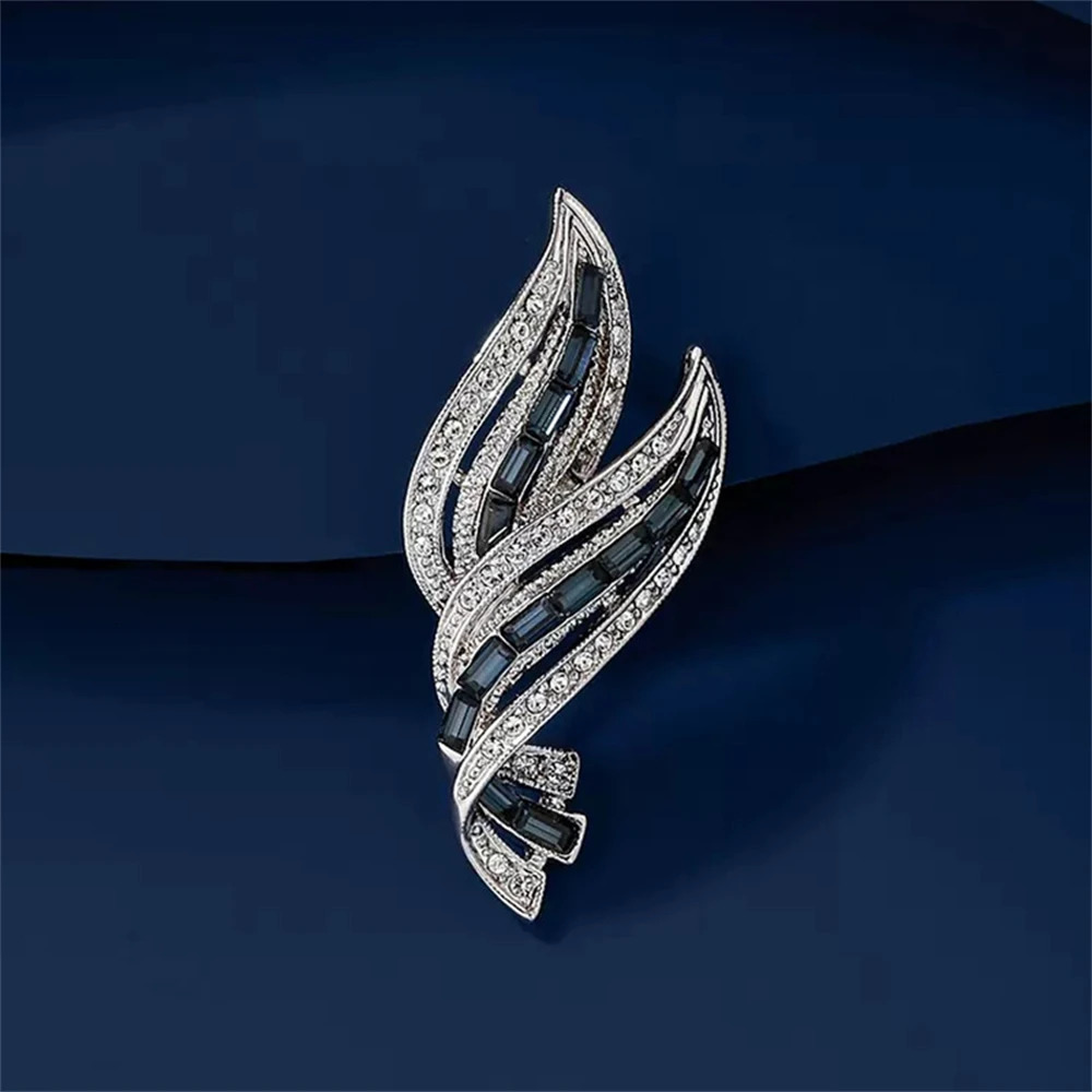 Fashion Exquisite Brooches for Women Girls Elegant Ribbon Crystal Metal Badges Casual Office Pins Suit Jewelry 241031