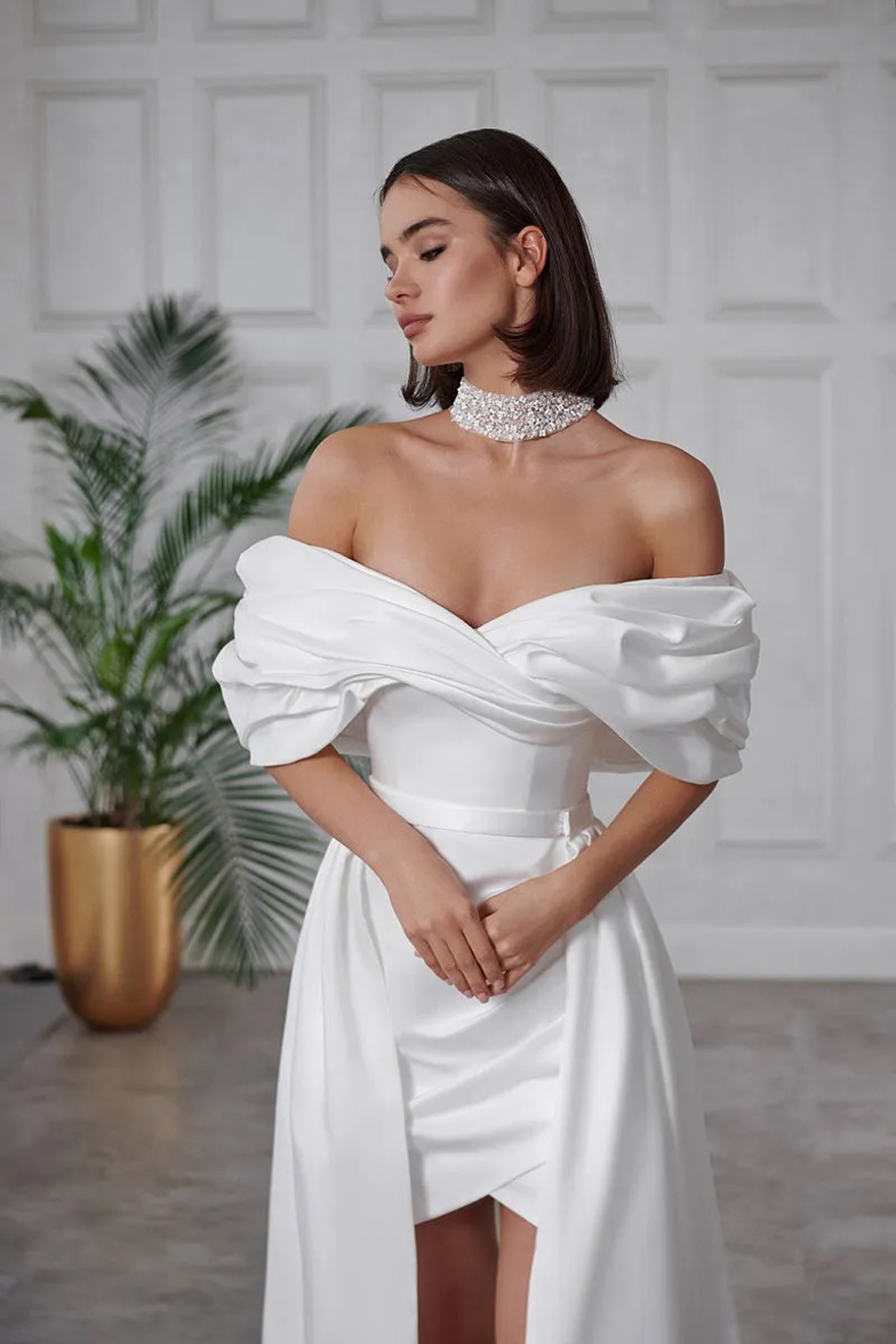 Designer Sexy Off Shoulder Long Sleeved Sheath Wedding Dresses With Detachable Train Bridal Reception Party Dance Gowns Short Simple Bride Robes de Ma