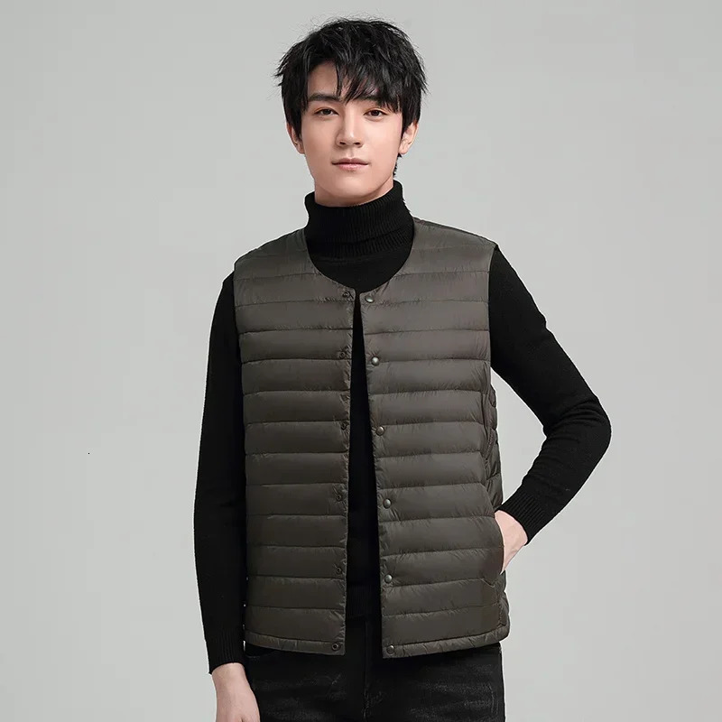 Lightweight Down Vests Men 90 White Duck Packable Winter Solid Portable Sleeveless Waistcoat Homme Warm Parkas Male 241024