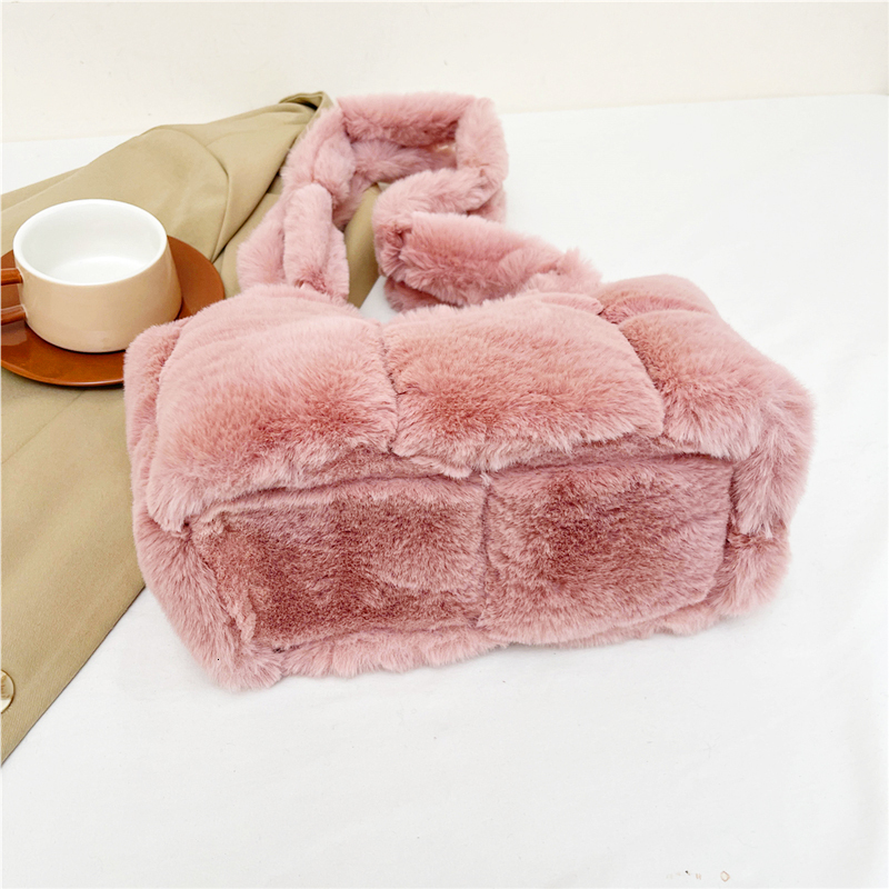 Women's Plush Designer Single Shoulder Fashionable Large Capacity Plush Top Handle Casual Plush Handbag Daily Commuting Bag