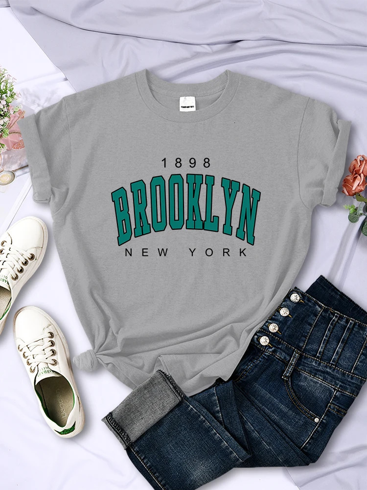 1898 Brooklyn York Print Womens Short Sleeve Vintage Fashion Casual T-Shirts All-math Crewneck Breathable Female Clothing 240329