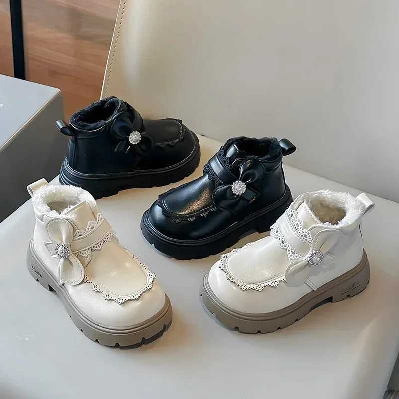 Girls short boots elegant and cute childrens winter boots warm leather boots fashionable princess cotton boots ruffled version for children M241102