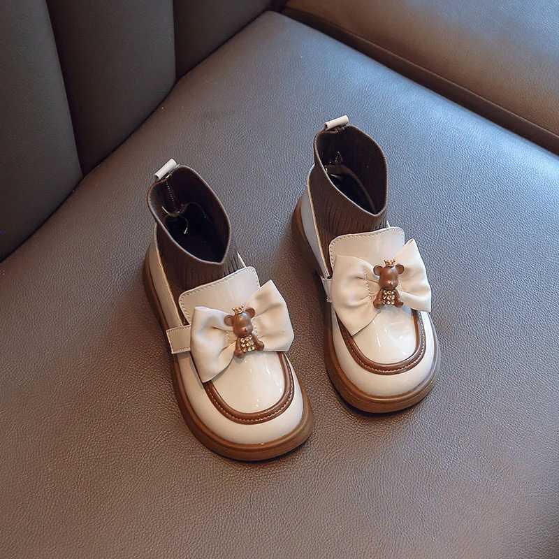 Girls autumn black anti slip childrens fashion bow elegant luster British uniform childrens school shoes simple casual socks boots breathable M241102