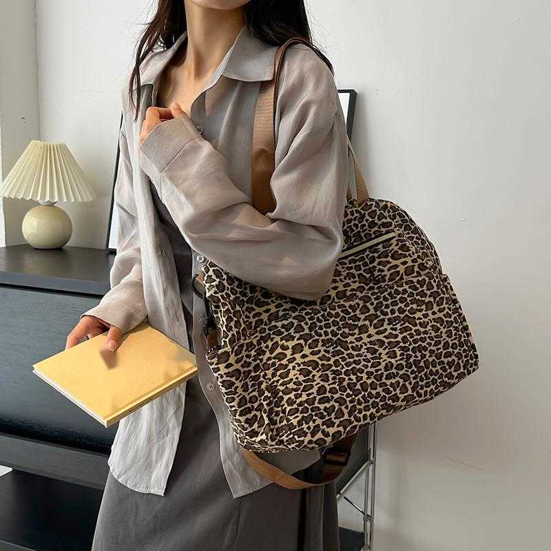 CMM Leopard Print Canvas Bag Large Capacity Casual Versatile Commuting Handbag Lazy Single Shoulder Crossbody Bag Tote Bag