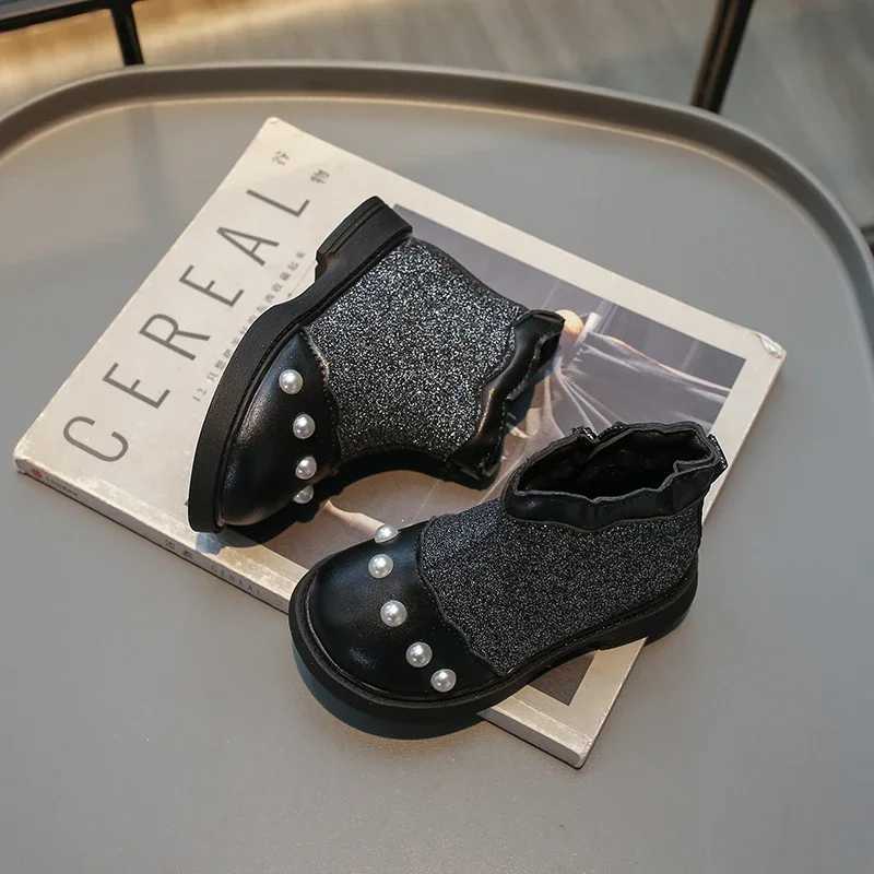 Winter childrens leather shoes Versatile soft rhinestone Chic Sweet Princess Boots cute pearls childrens fashionable casual girls boots M241102