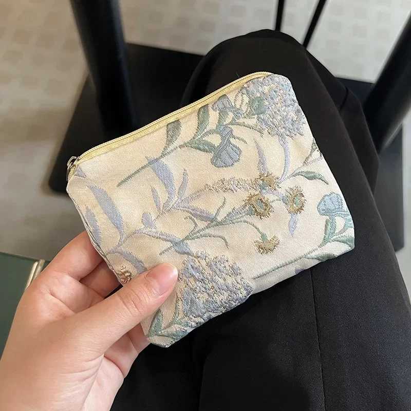 Mini Small Zipper Coin Purse Women Cute Floral Cluh Purse Lipstick Bag Key Wallet Lady Cott Travel Makeup Storage Bag PouchXJ241111