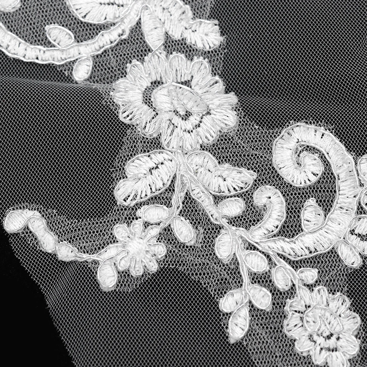 1PC Wedding Veil 2025 Gauze Short new Fluffy 2 Tier Gauze With Comb for Lady Bride Woman