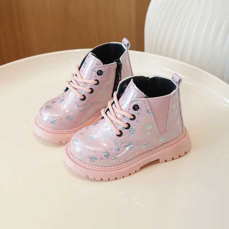 Childrens ankle boots fashion version girls patented leather short boots with love sequins childrens princess boots with side zipper M241102