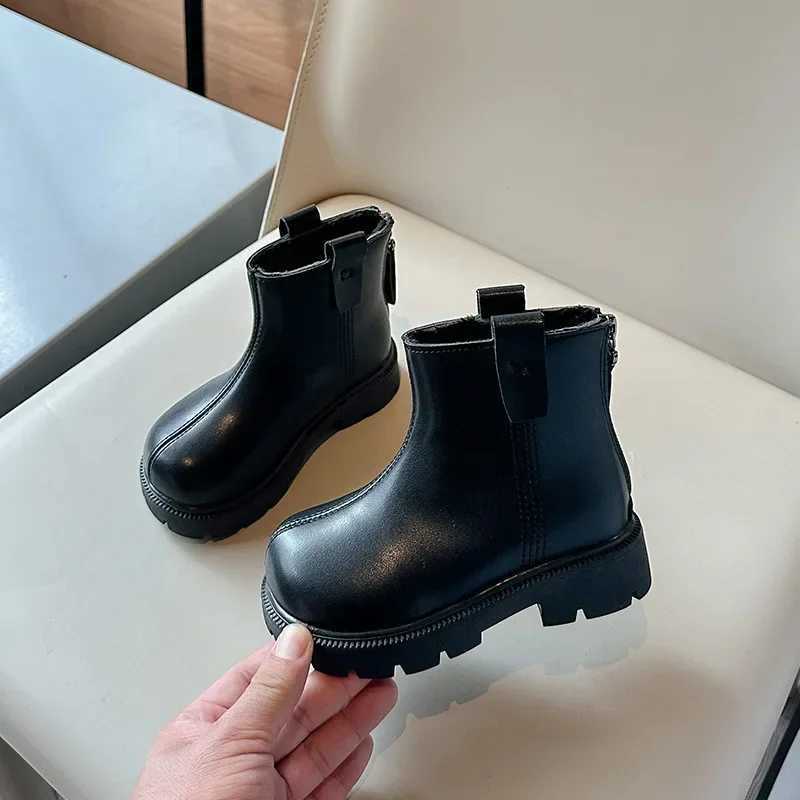 New Winter Childrens Fashion Boots Plush Edition Girls Cotton Boots Thick Bottom Solid Color Childrens Leather Boots Anti Slip M241102