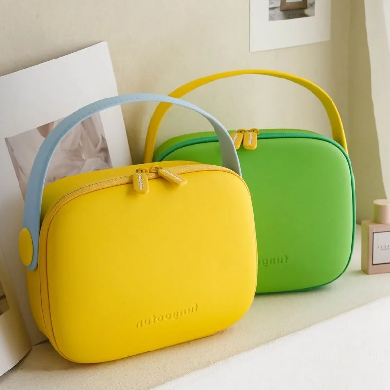 Portable makeup bag lightweight anti-collision makeup box large capacity travel organizer storage zipper bag 241031
