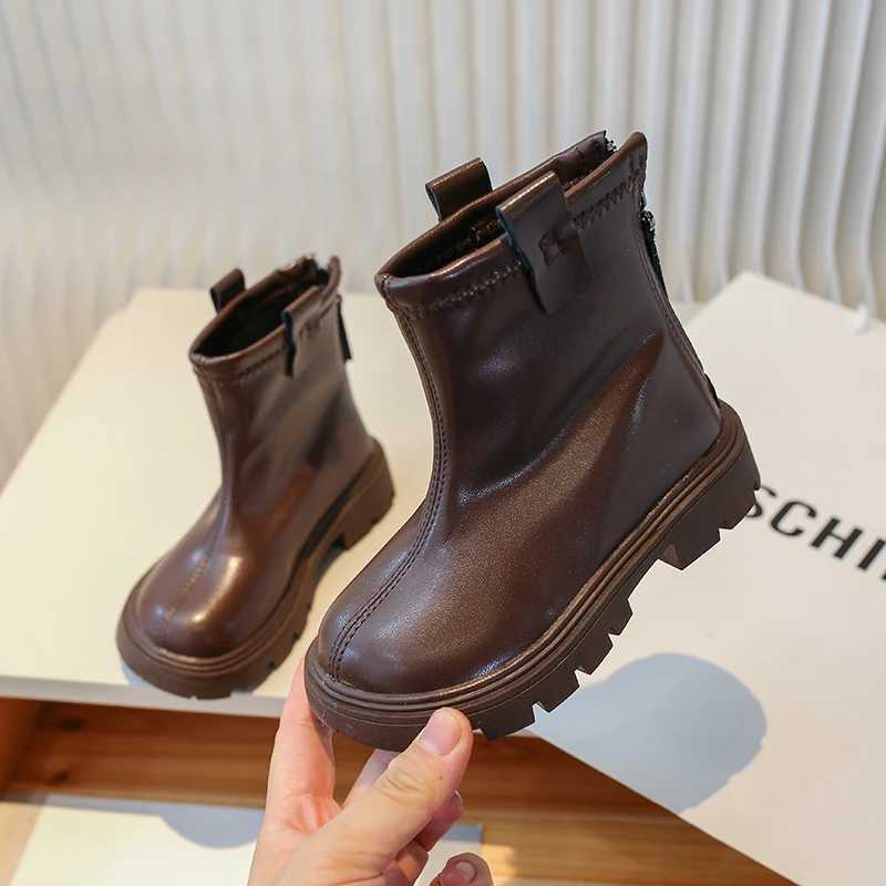 Childrens UK Short Boots Spring/Summer New Fashion Girls Black Anti slip Childrens Fashion Shoulder and Ankle Boots M241102