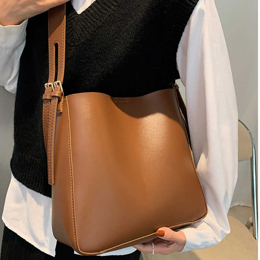 Shoulder Bags Large Capacity Bag For Women Trendy Versatile Bucket Bags Autumn Winter Textured Crossbody Bags Fashionable Single Shoulder Bag 241015