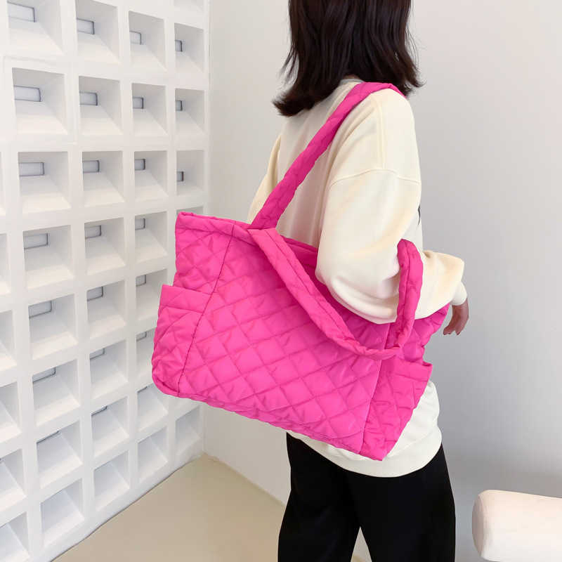 CMM Cotton Jacket Bag for Women New Korean Lingge Portable Tote Bag Light Down Bag Nylon Large Bag Commuting Bag One Shoulder