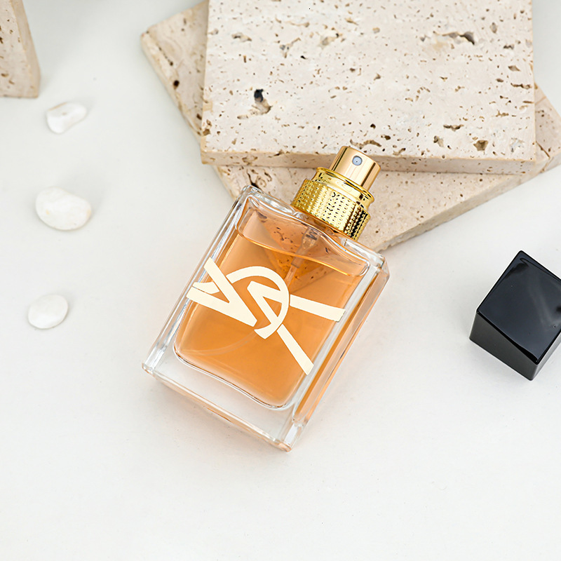 WARMKISS Free Women Fresh Light Fragrance Long lasting Flower and Fruit Fragrance perfume Cross border Live Broadcast Hot Bottle Vietnam