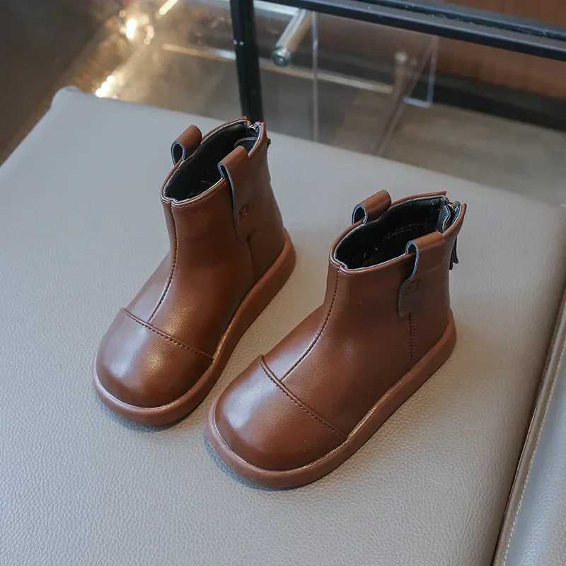 New childrens leather boots with simple splicing work girls short boots fashion version childrens leather boots thick sole ankle boots back zipper M24