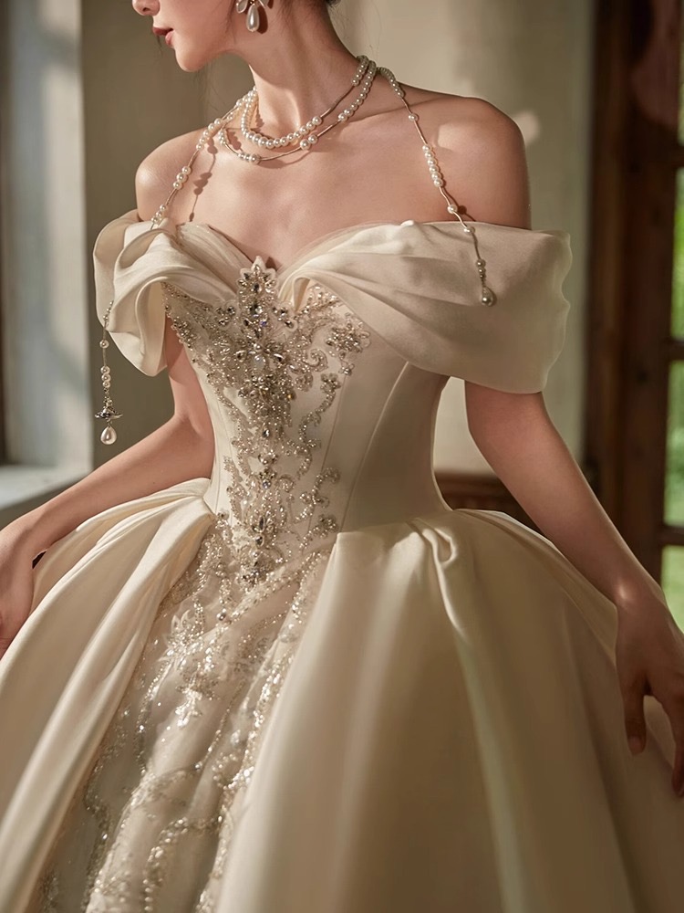 2024 new Sexy Wedding Gowns crystals beaded ball gown princess Illusion Bridal Dresses for Bride Plus Size Rehinstones satin Marriage bride gowns