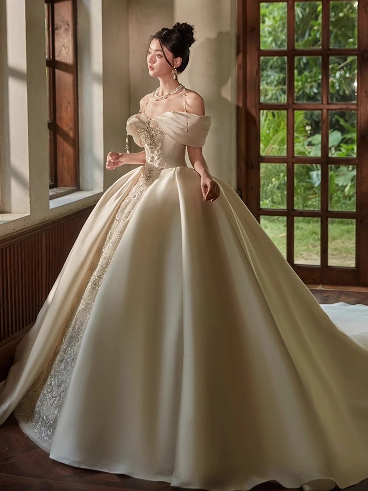 2024 new Sexy Wedding Gowns crystals beaded ball gown princess Illusion Bridal Dresses for Bride Plus Size Rehinstones satin Marriage bride gowns