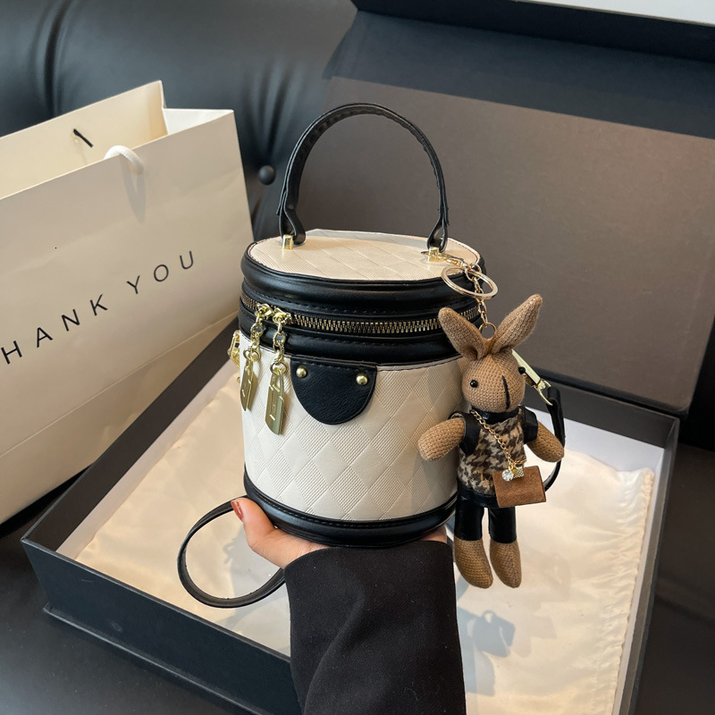 Free Shipping New Autumn And Winter Fashion Designer Women's Portable Bucket Bag, Multifunctional Crossbody Bag