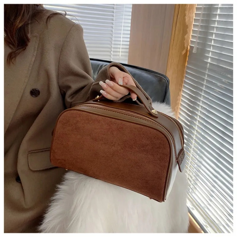 Solid color high beauty makeup bag womens makeup bag large capacity portable travel frosted makeup storage bag 241031