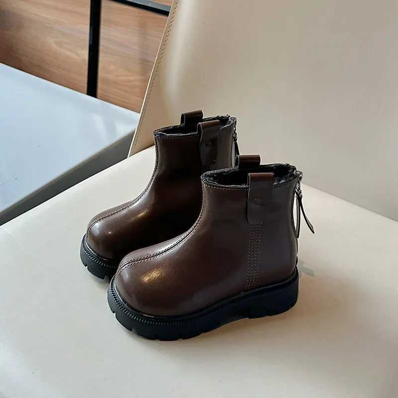 New Winter Childrens Fashion Boots Plush Edition Girls Cotton Boots Thick Bottom Solid Color Childrens Leather Boots Anti Slip M241102