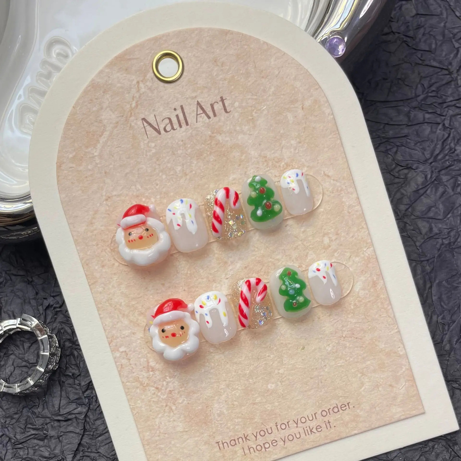 Handmade embossed Christmas nails with cute n reusable adhesive fake nails Korean full set of nail tips handmade by girls 241031