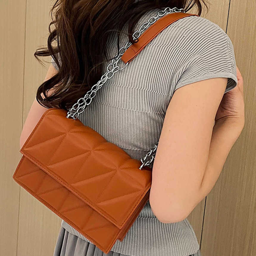 Shoulder Bags Autumn Women Diamond Grid Crossbody Bags Niche Fashionable Chain Underarm Tote Bag Solid Color Single Shoulder Bag 241015