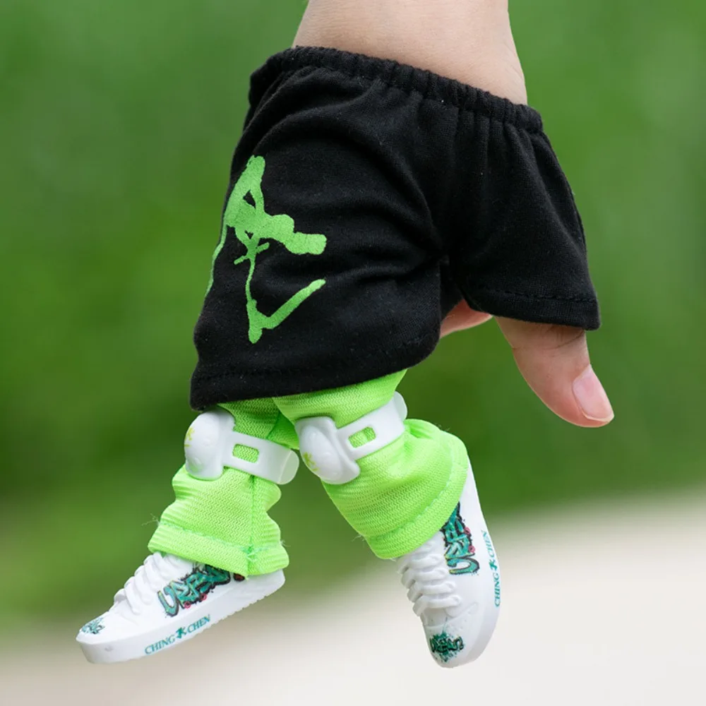 1Set Mini Finger Skateboards Scooter new Kit Small Finger Shoes With Pants Kneepad Clothes Popular 2025 Finger Toys