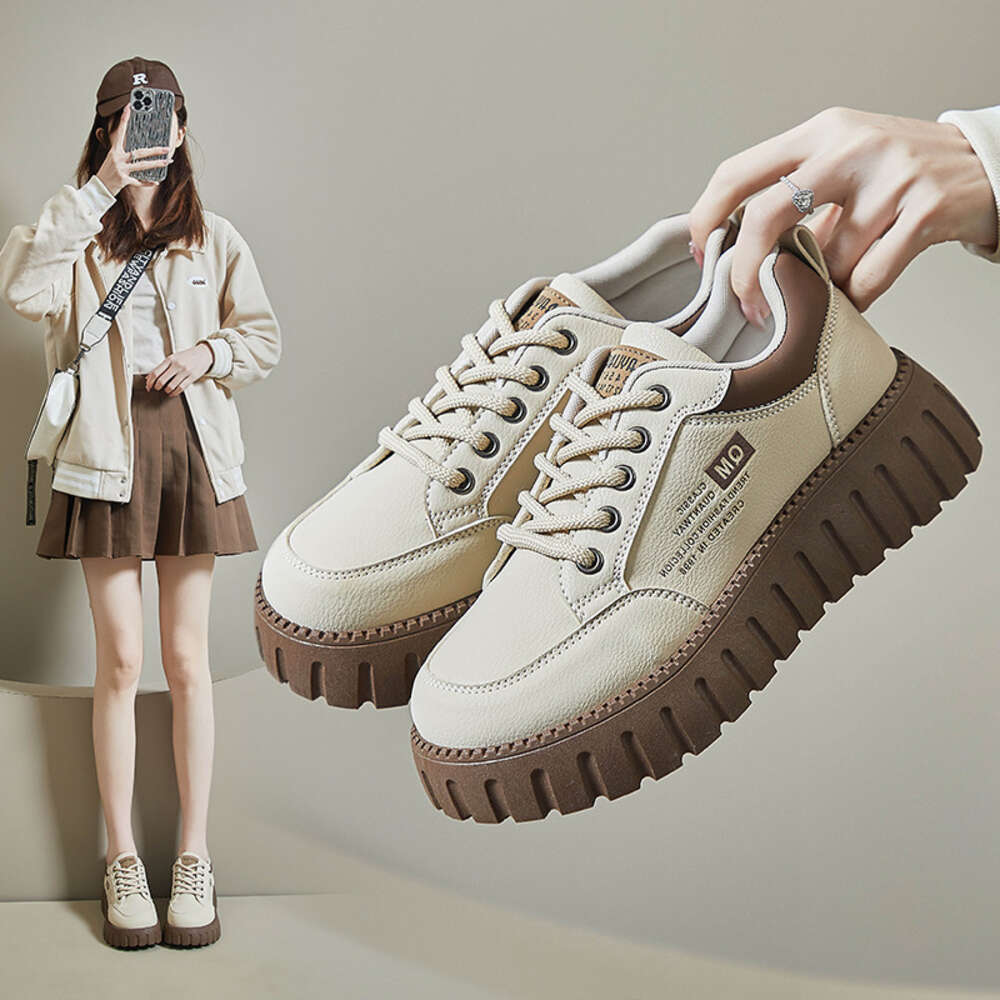 2024 Spring Little White Shoes New Korean Edition Sports Running Female Students Thick Sole Heightening Casual Board Shoes ddmythur