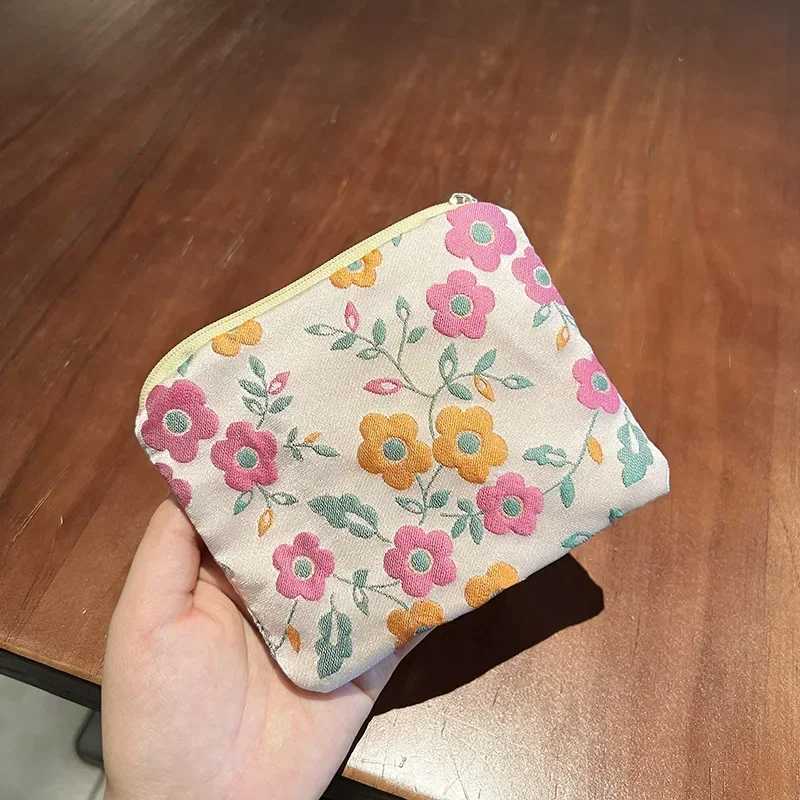 Mini Small Zipper Coin Purse Women Cute Floral Cluh Purse Lipstick Bag Key Wallet Lady Cott Travel Makeup Storage Bag PouchXJ241111