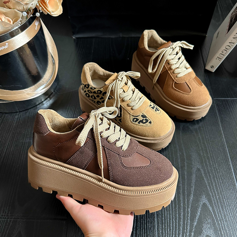 Thick soled retro women's 2024 autumn and winter new fashionable sports shoes, internet famous fashion low top German training shoes