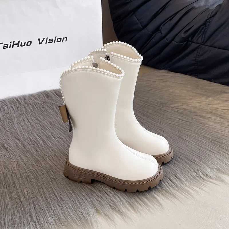 Winter childrens shoes girls boots sweet childrens fashionable cotton boots aisle version anti slip princess leather boots M241102