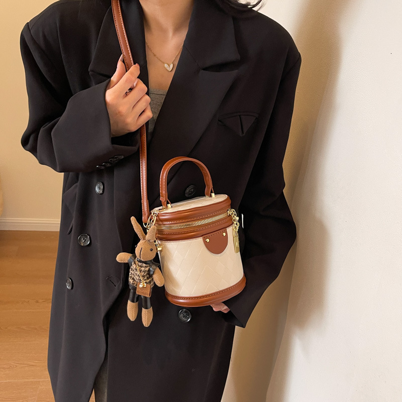 Free Shipping New Autumn And Winter Fashion Designer Women's Portable Bucket Bag, Multifunctional Crossbody Bag