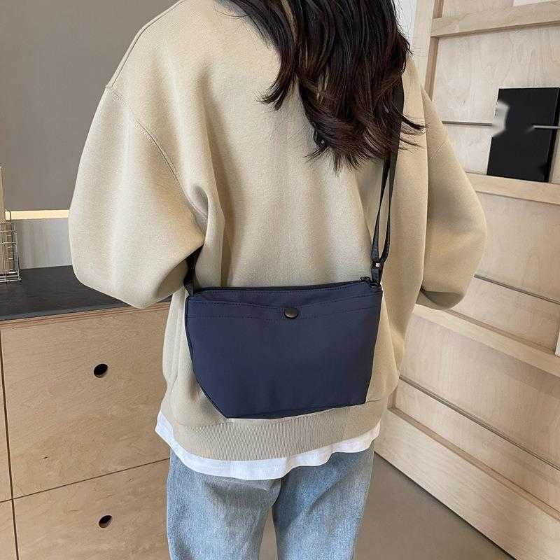 Shoulder Bags Summer Lightweight WoMens Bag Small Dumplings Crossbody Bag Versatile Small Tote Bag Minimalist WoMens Bag 241015