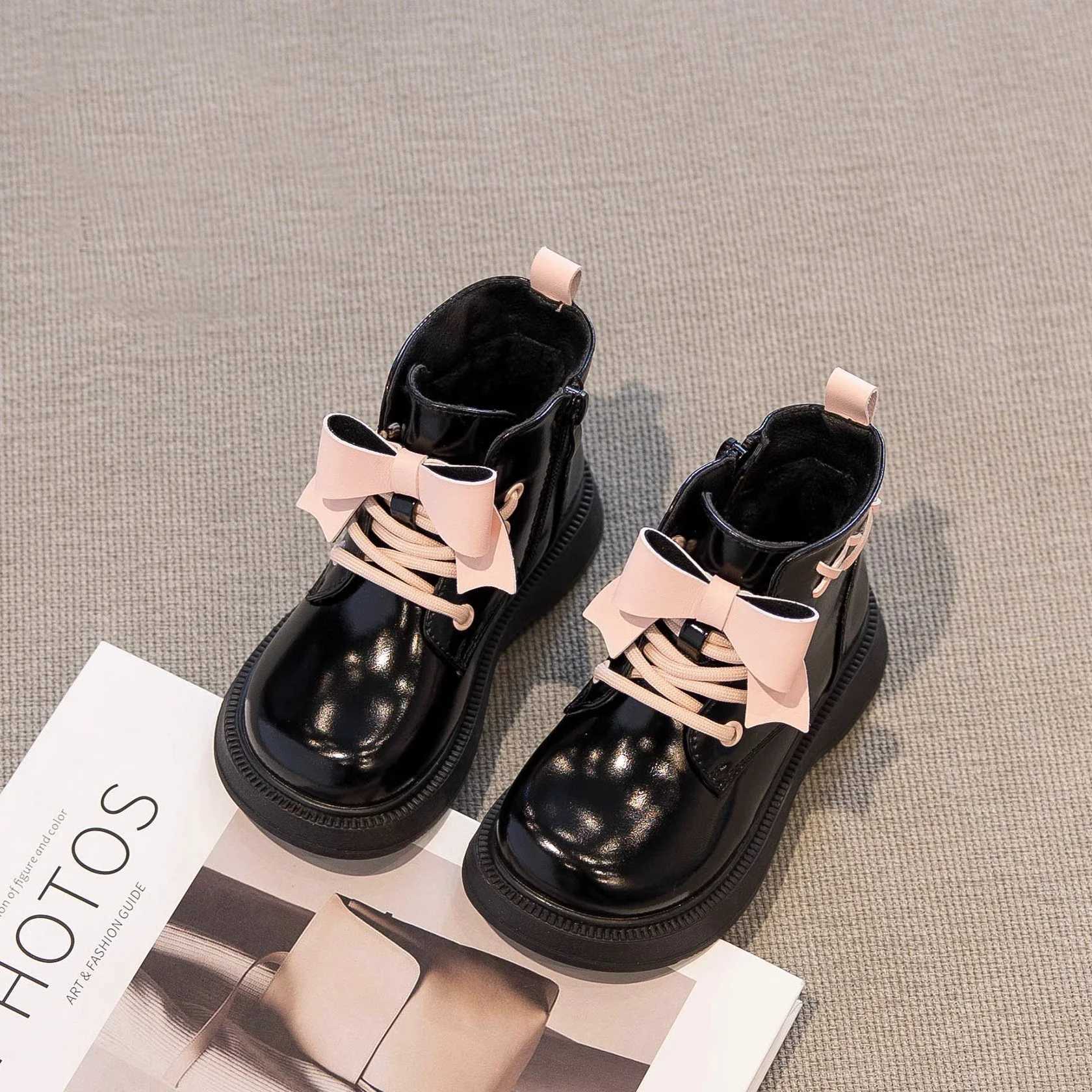 Classic childrens shoes girls shoes cute and elegant princess fashion shoes smooth PU version childrens tight ankle boots side zipper M241102