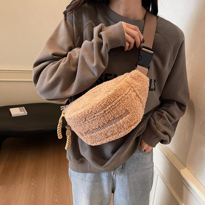 Large Womens Waist Winter Plush Belt Shoulder Crossbody Chest Fashion Fluffy Fanny Pack Banana Purse er Bag 241031