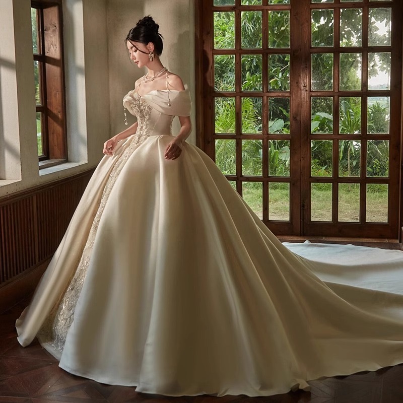 2024 new Sexy Wedding Gowns crystals beaded ball gown princess Illusion Bridal Dresses for Bride Plus Size Rehinstones satin Marriage bride gowns