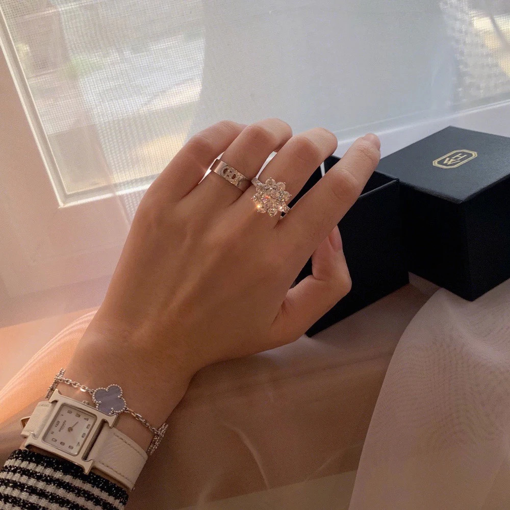 KNOBSPIN D VVS1 Moissnaite Diamond Rings for Women s925 Sterling Sliver Plated 18k white gold Wedding Band Fine Jewelry with GRA 240402