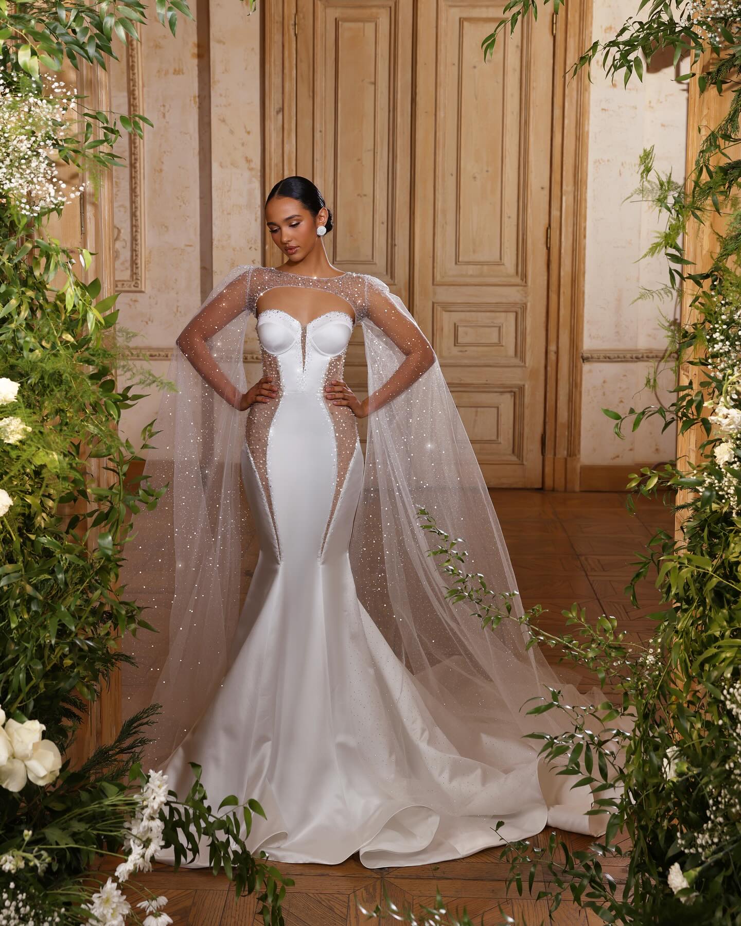 Charming Mermaid Sequined Wedding Dresses With Detachable Train Beaded Bridal Gowns Long Sleeves Sweetheart Neckline Satin Vestido De Novia