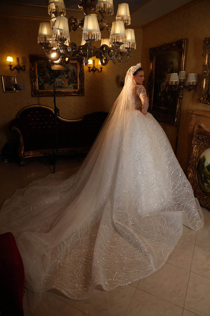 Customized Classic Ball Gown Sequins Appliques V Neck Wedding Dress Long Sleeve Sweep Train Sequined Bridal Dresses