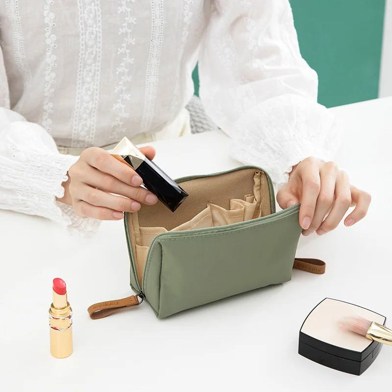 Fashion Korean handbag makeup square zipper bag womens lipstick makeup organizer essential bag womens makeup bag 241031
